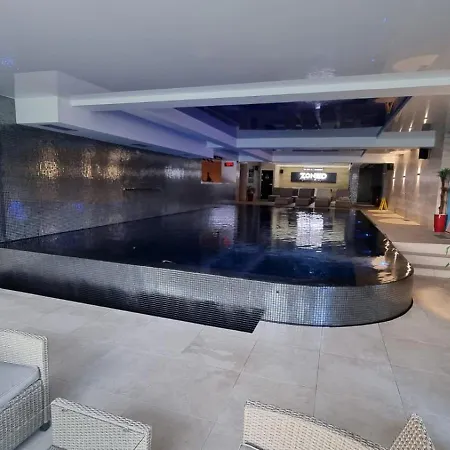 Lux Kop Zoned Apartment *